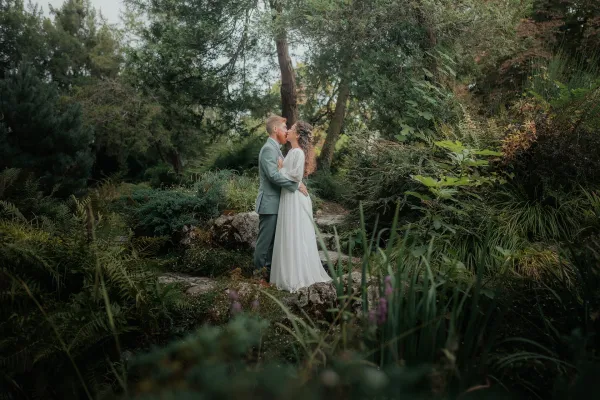 Émotion des parents - reportage photo mariage Béarn